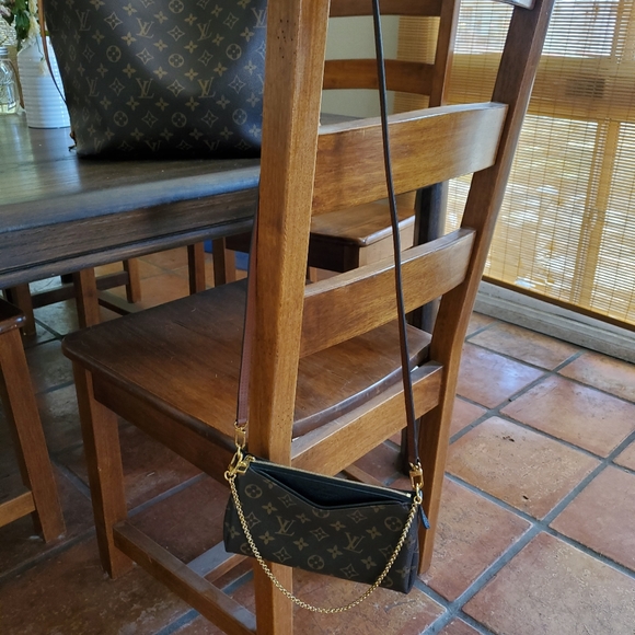 Small LV handbag - Picture 3 of 4